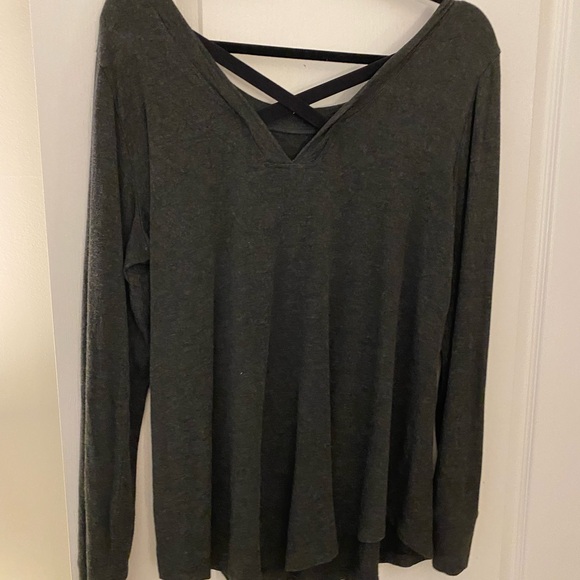 cabi Crossback Sweatshirt size M - Picture 1 of 4